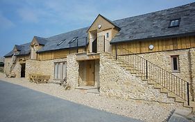 Hills Farm Stays